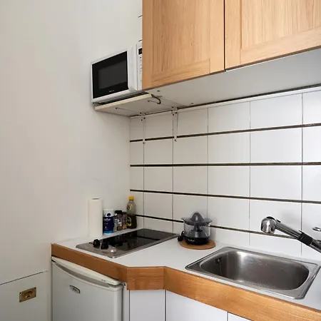Contemporary Studio For 2 Ternes