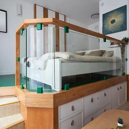 Contemporary Studio For 2 Ternes Apartment *